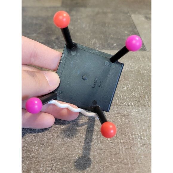 Black splattered mini doll table toy figure pink red - Picture 4 of 4